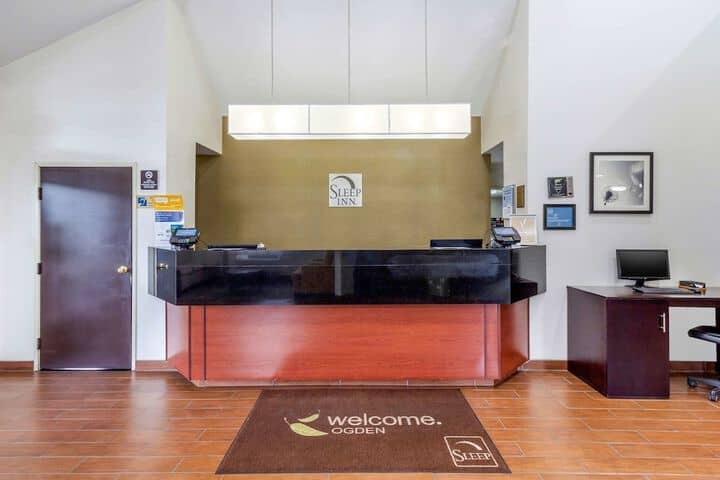 Hotel Interior 4 of 27
