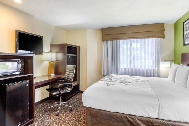 Room 13 of 27