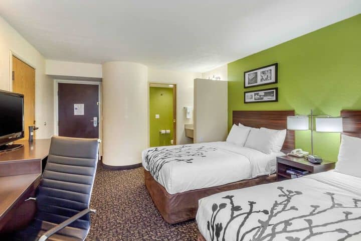 Room 16 of 27