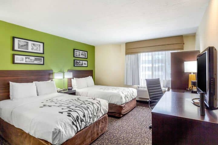 Room 8 of 27