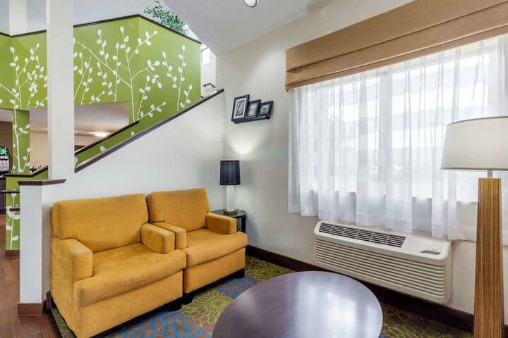 Hotel Interior 5 of 27